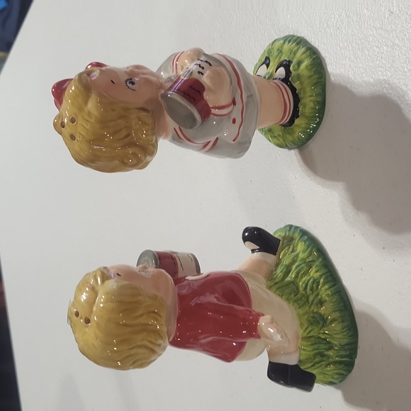 2006 TM,SCS Campbell's Soup Kids Salt & Pepper Shakers - Picture 5 of 12
